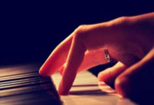 她为中国取得金牌，却被退回省队，最后为法国效力取得14枚金牌.